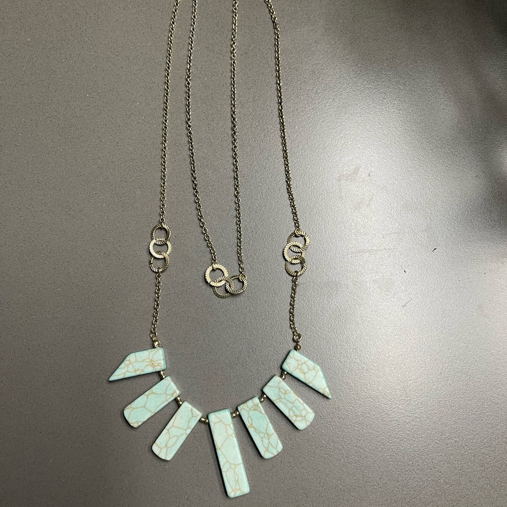 Turqoise colored necklace - Picture 2 of 3